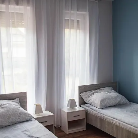 Апартаменты Butik Apartmanhaz *