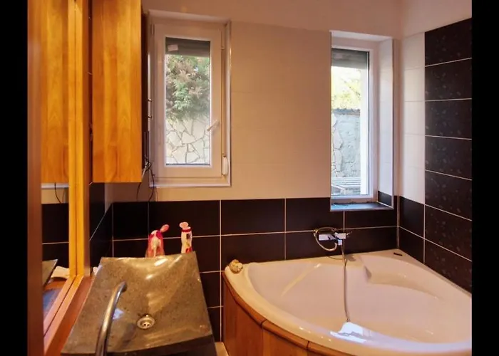 Butik Apartmanhaz Lägenhet Fonyód