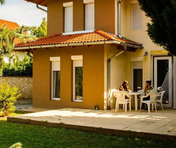 Butik Apartmanhaz Lägenhet Fonyód